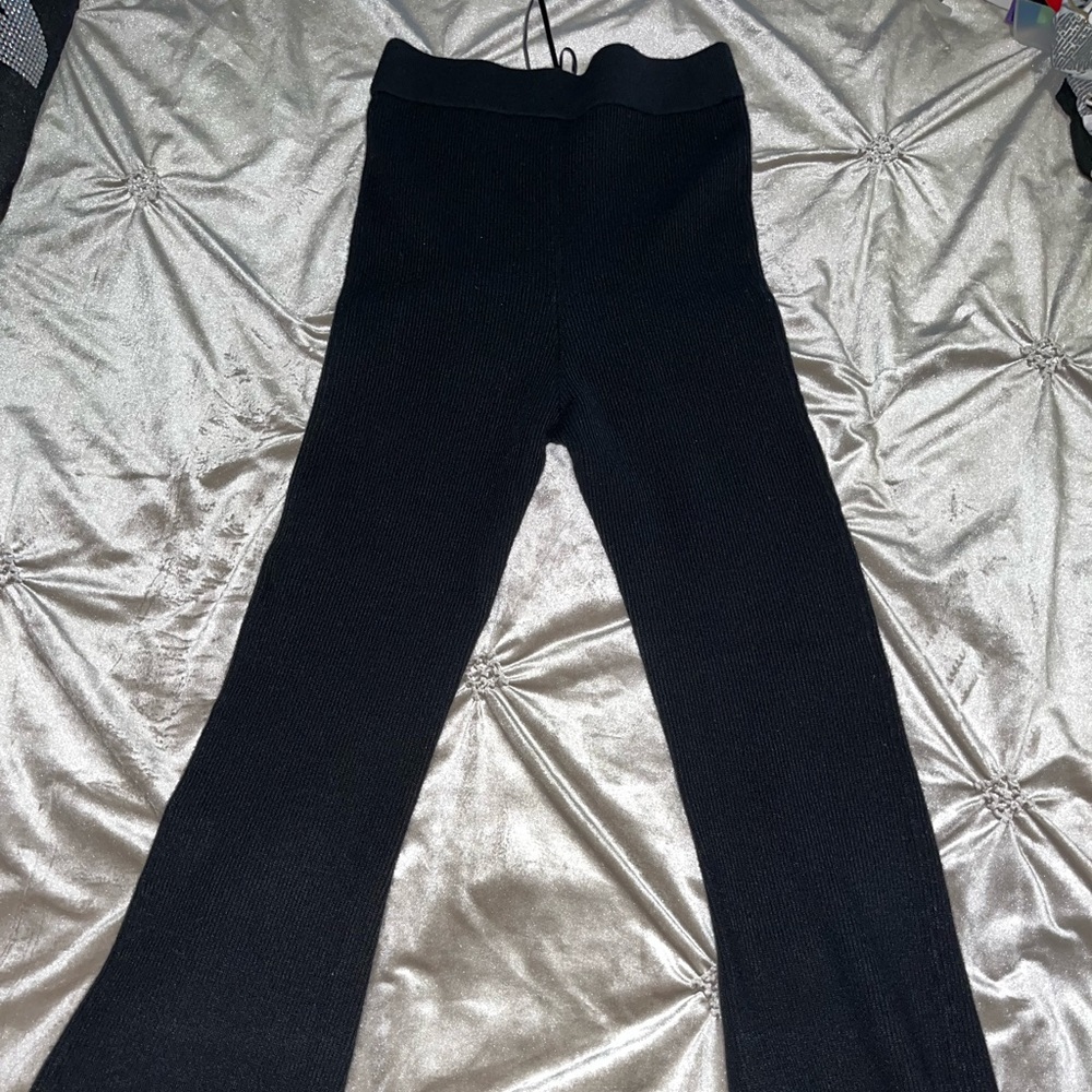 Good American ribbed cotton retro bell bottom stretch pant.